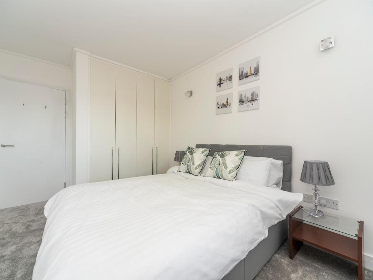 Pass The Keys Riverside Amazing Flat In London Close To The O2 ภายนอก รูปภาพ