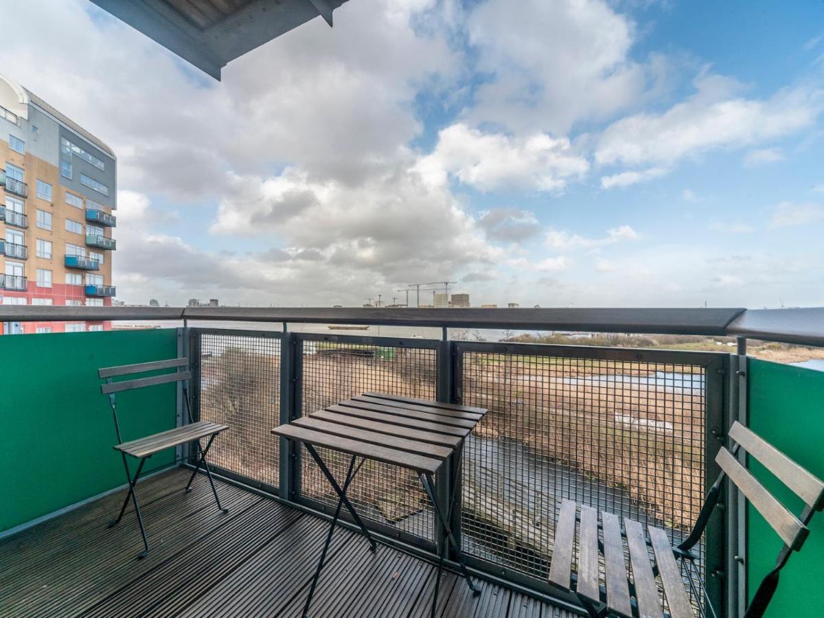 Pass The Keys Riverside Amazing Flat In London Close To The O2 ภายนอก รูปภาพ