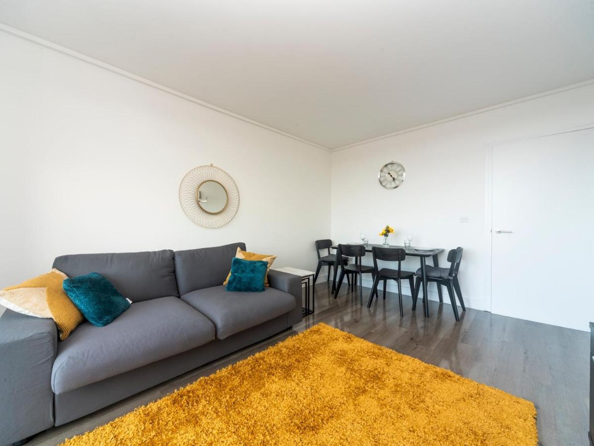 Pass The Keys Riverside Amazing Flat In London Close To The O2 ภายนอก รูปภาพ