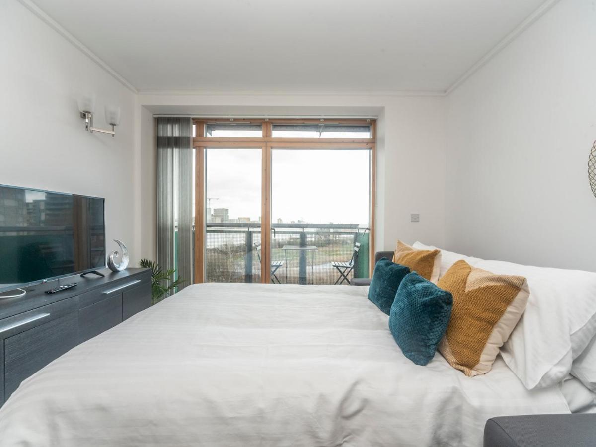 Pass The Keys Riverside Amazing Flat In London Close To The O2 ภายนอก รูปภาพ